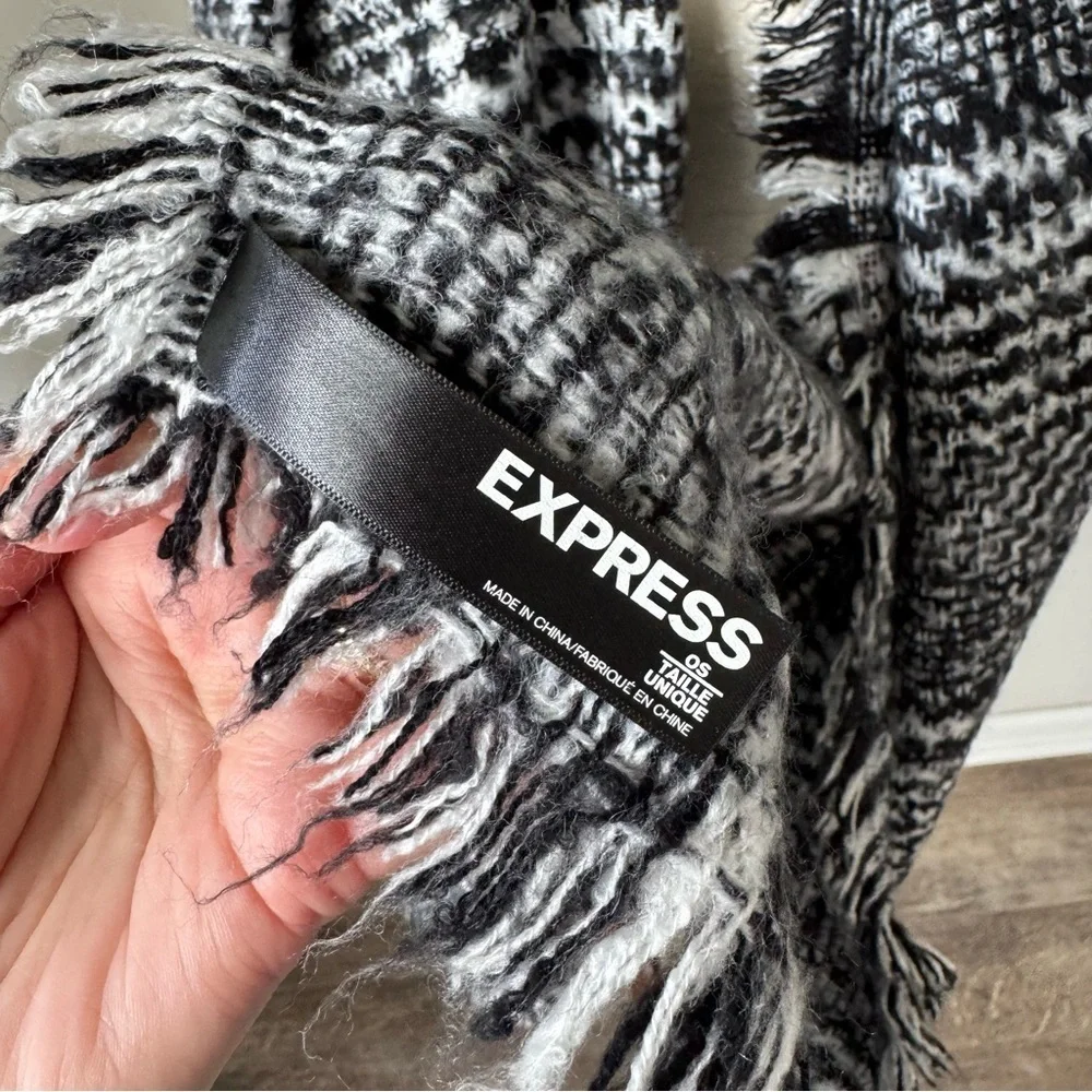 Express Houndstooth Cozy Black and White Scarf